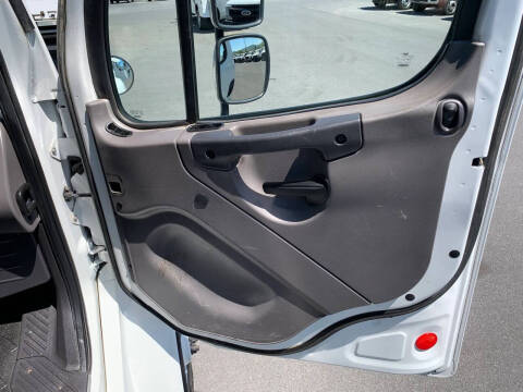 2016 Freightliner M2 106