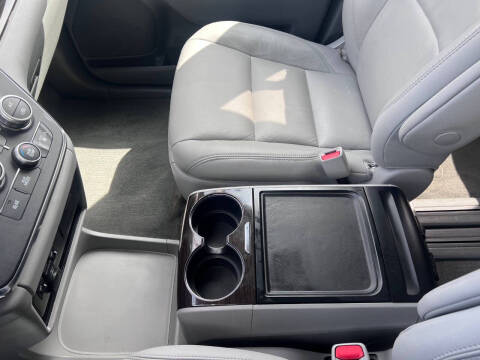 2019 Toyota Sienna XLE 8-Passenger