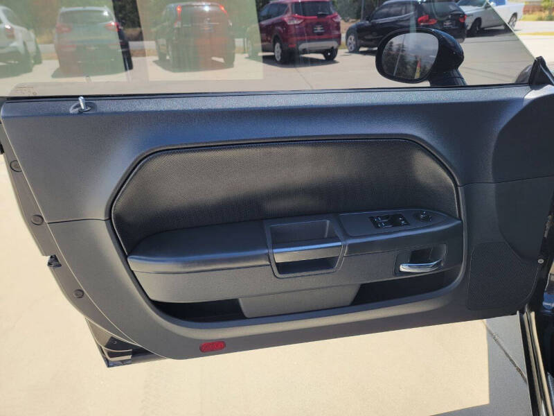 2012 Dodge Challenger SXT Plus
