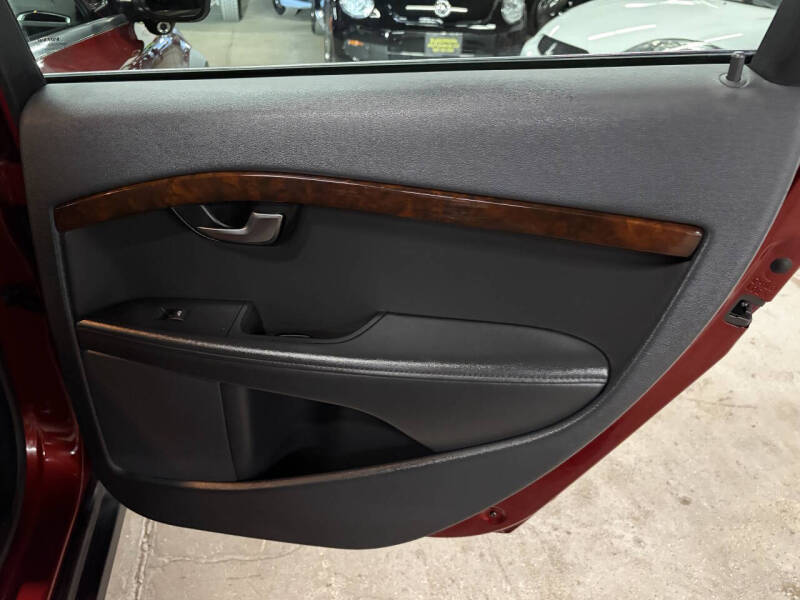 2015 Volvo XC70 T6 Platinum