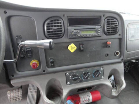 2008 Freightliner M2 106