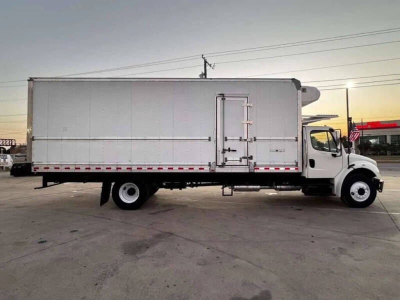 2017 Freightliner M2 106