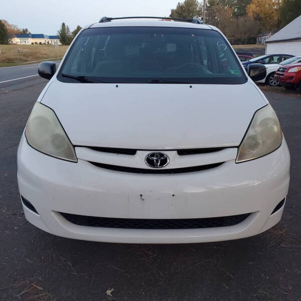 2009 Toyota Sienna CE 7-Passenger
