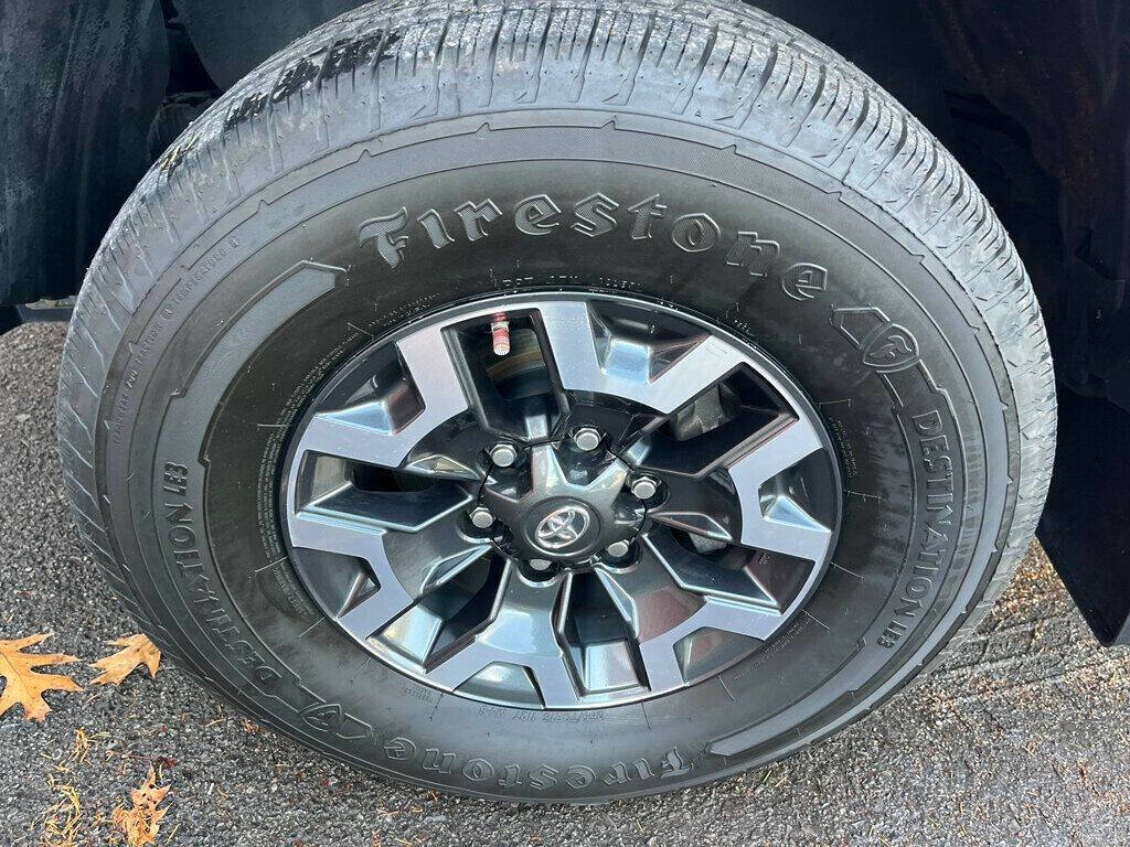 2018 Toyota Tacoma 11