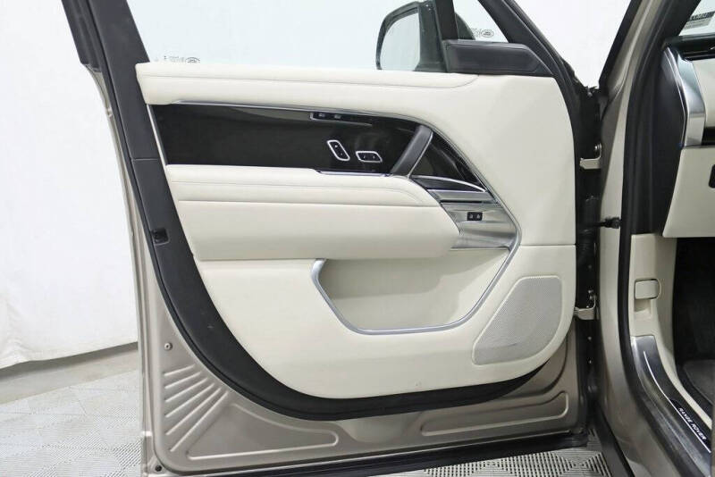 2025 Land Rover Range Rover P530 SE