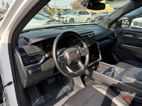 2024 GMC Acadia Elevation