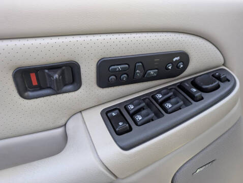 2003 Cadillac Escalade