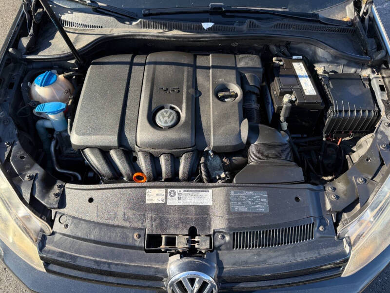 2011 Volkswagen Golf 2.5L PZEV