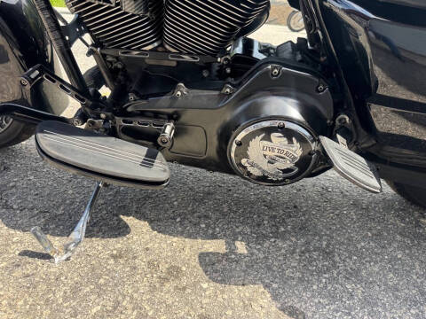 2010 Harley-Davidson FLHX -