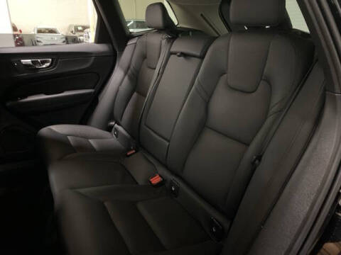 2025 Volvo XC60 B5 Plus Dark Theme