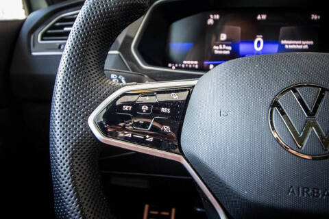 2024 Volkswagen Tiguan SE R-Line Black