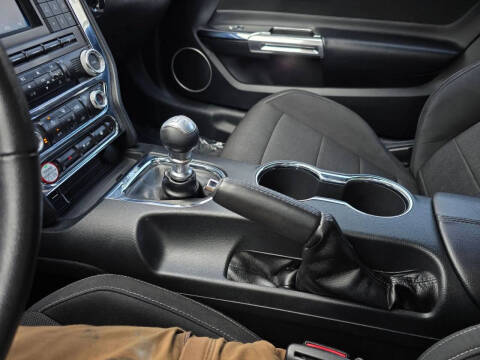 2017 Ford Mustang V6