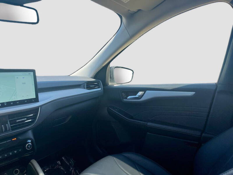 2025 Ford Escape Platinum