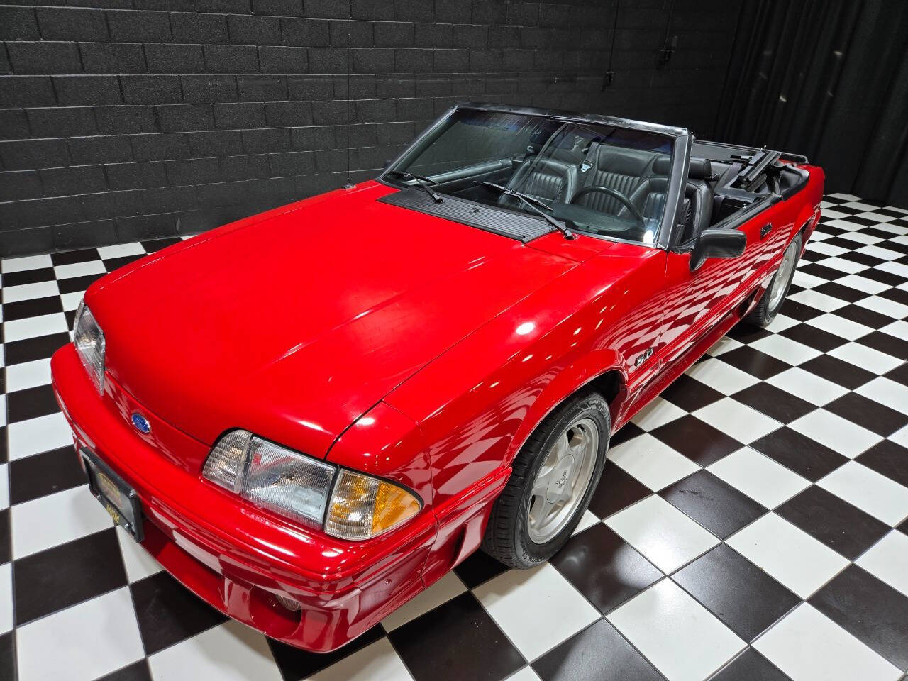 1992 Ford Mustang 7