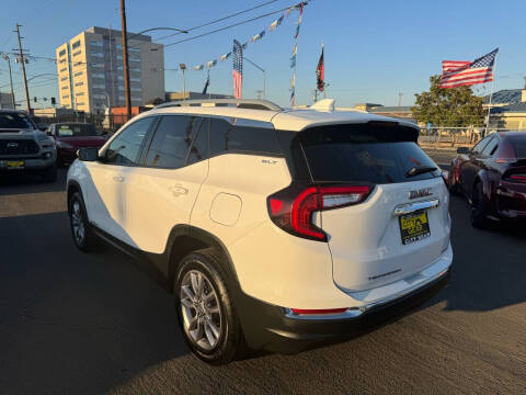 2022 GMC Terrain SLT