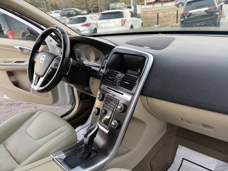 2015 Volvo XC60 T6 Platinum