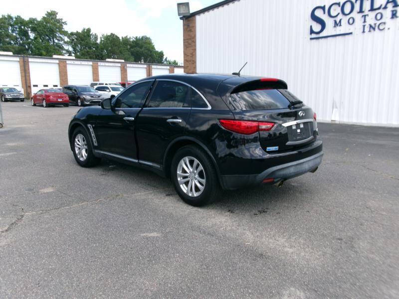 2017 Infiniti QX70