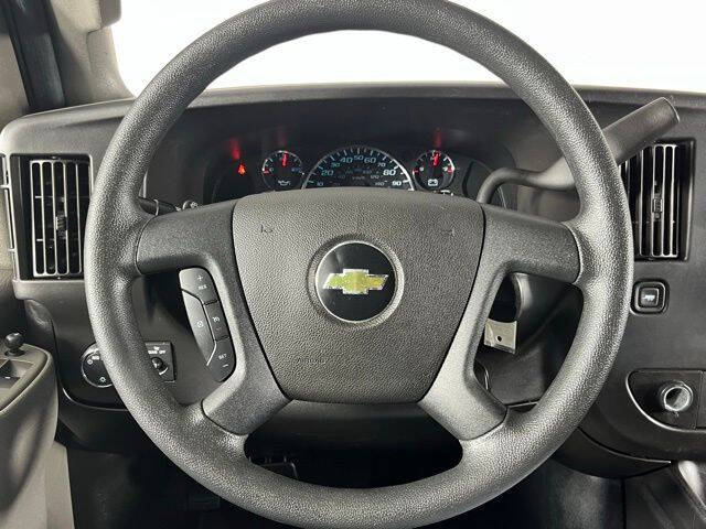 2022 Chevrolet Express LS 3500