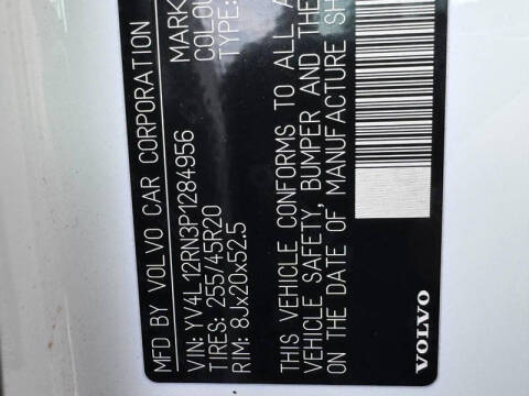 2023 Volvo XC60 B5 Plus Bright Theme