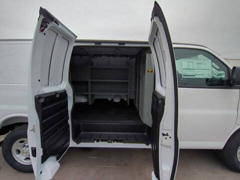 2025 Chevrolet Express 2500