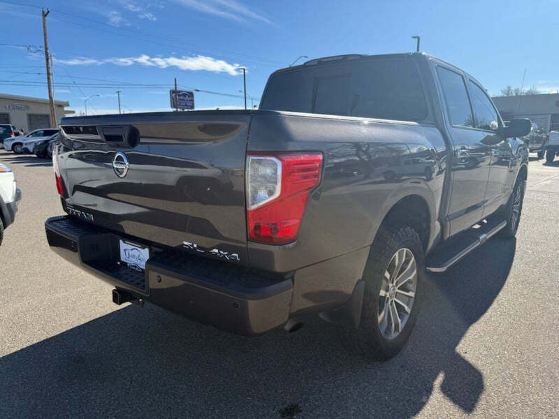2017 Nissan Titan SL