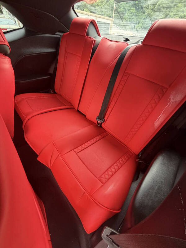 2017 Dodge Challenger SXT Plus