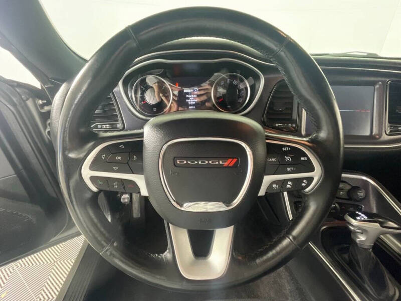 2017 Dodge Challenger SXT