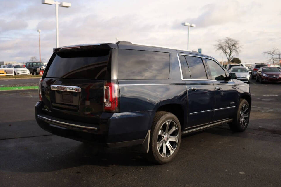 2017 GMC Yukon XL Denali's photo