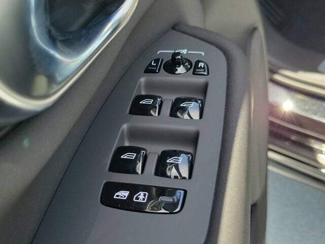 2026 Volvo XC90 B5 Core