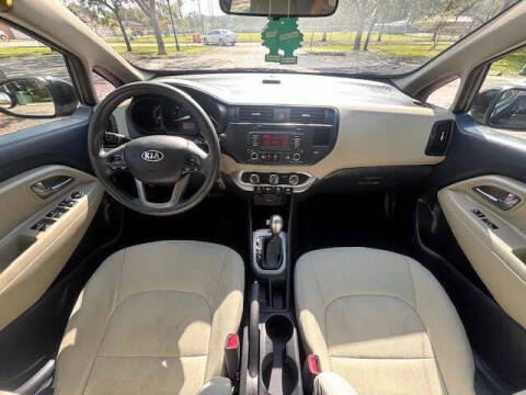 2013 Kia Rio 5-Door LX