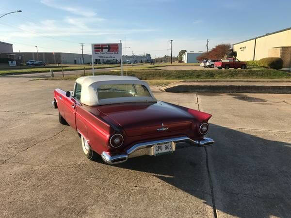 1957 Ford Thunderbird