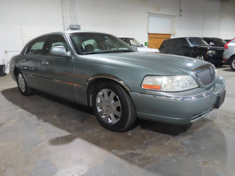 2003 Lincoln Town Car Signature