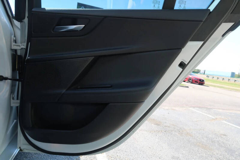 2017 Jaguar XE 35t First Edition