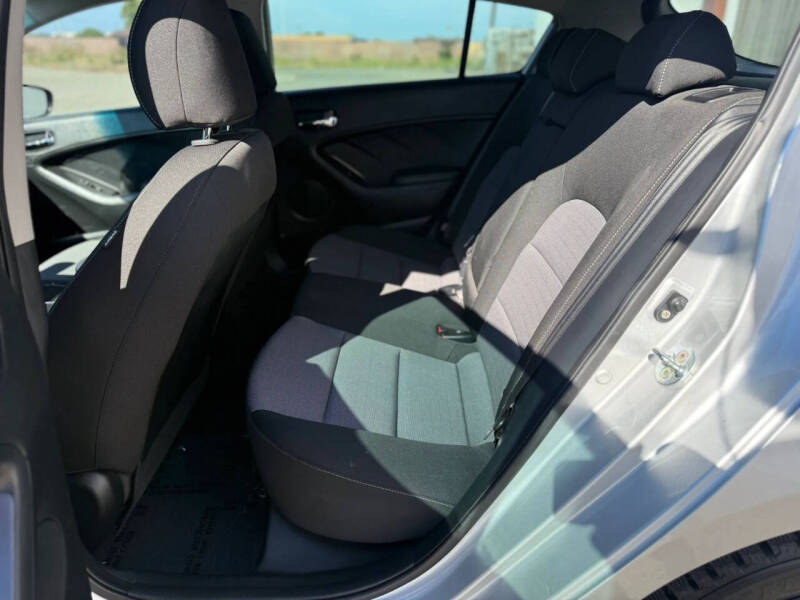 2016 Kia Forte5 LX