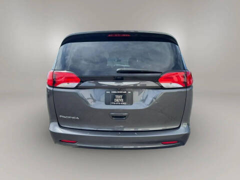 2017 Chrysler Pacifica LX