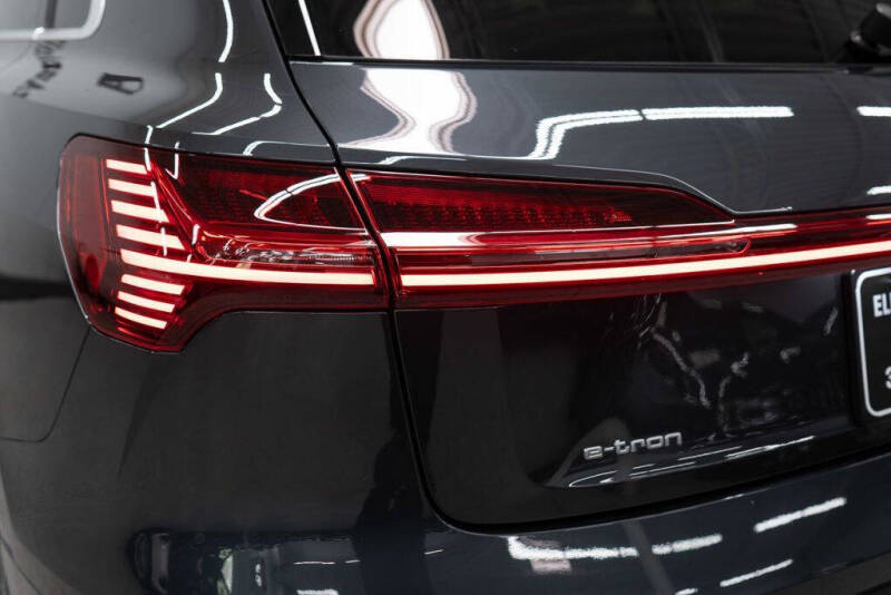 2021 Audi e-tron quattro Premium Plus