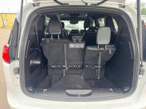 2020 Chrysler Pacifica Touring L