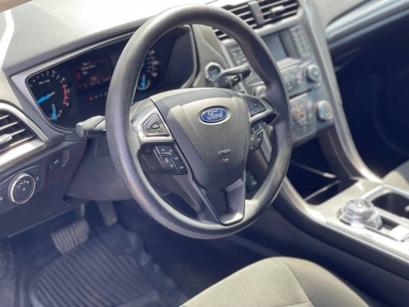 2018 Ford Fusion SE