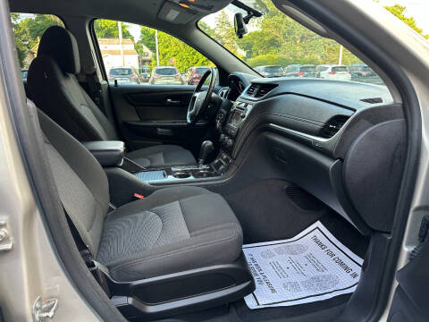2017 Chevrolet Traverse LT