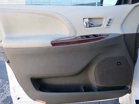 2013 Toyota Sienna Limited 7-Passenger