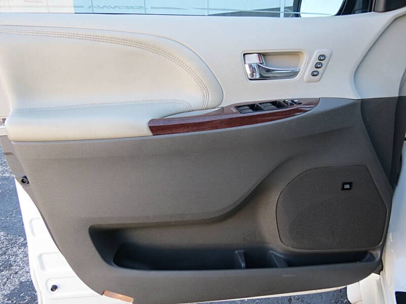 2013 Toyota Sienna Limited 7-Passenger