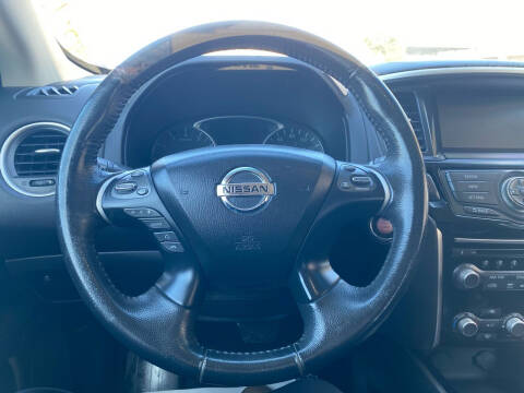 2015 Nissan Pathfinder SV