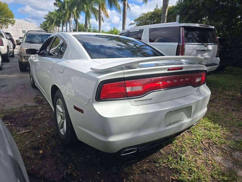 2012 Dodge Charger SE
