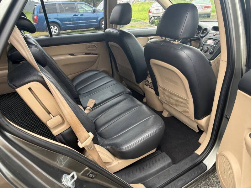 2009 Kia Rondo LX