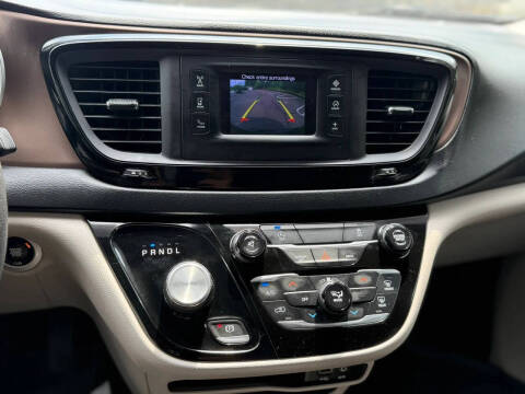 2017 Chrysler Pacifica Touring