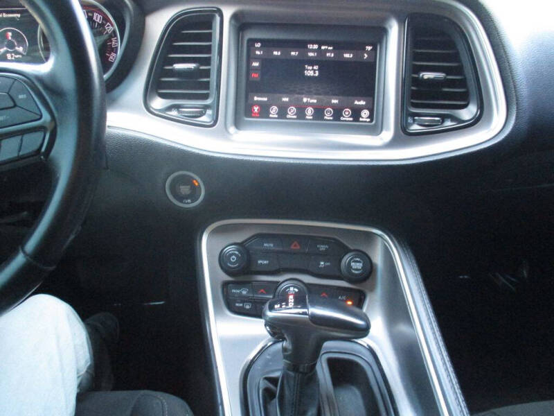 2019 Dodge Challenger SXT