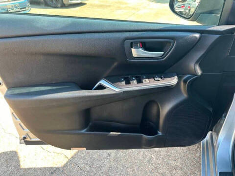 2017 Toyota Camry LE