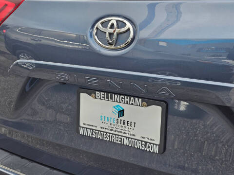 2017 Toyota Sienna LE 8-Passenger