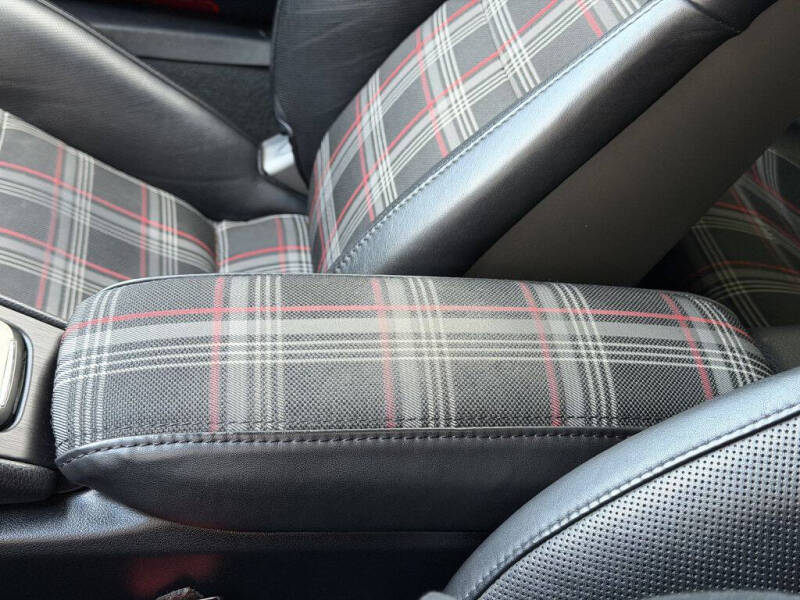 2018 Porsche 911 Carrera GTS