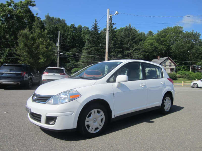 2012 nissan versa 5dr hb auto 1.8 s